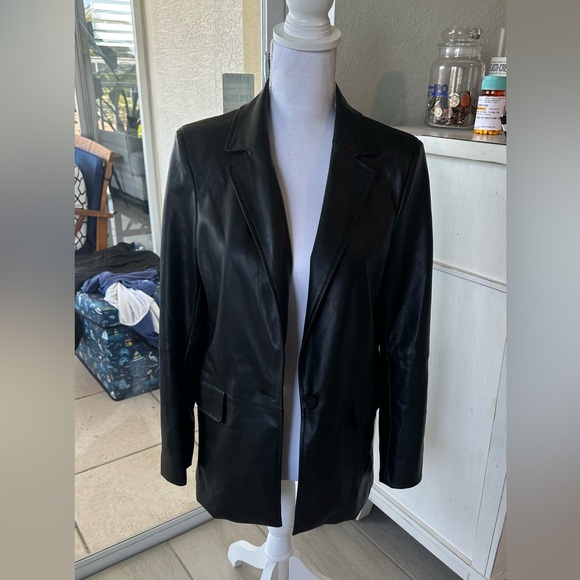 Evereve Perry St. Vegan Blazer Size Small - Picture 3 of 13